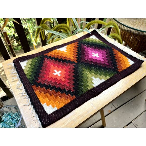 Peruvian Woven Wool Placemats / Textiles - Picture 6 of 8